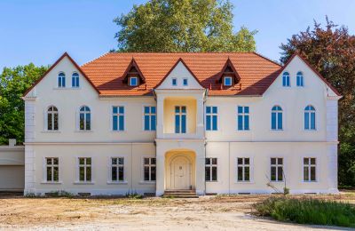 Historische panden, Landhuis nabij Wrocław met park, evenementenruimte en wellnessplan