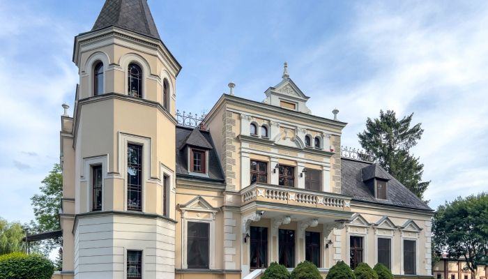 Landhuis met park en stallen in Koejavië-Pommeren