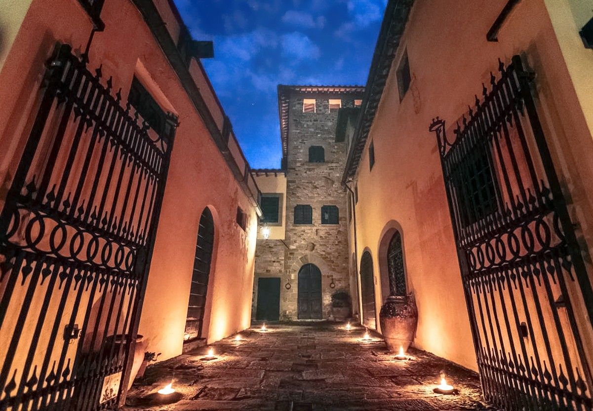 Images Historische landhuis met privépark en panoramisch zwembad in het hart van Mugello