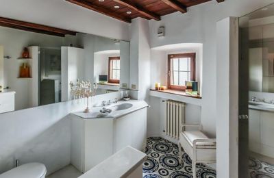 Burcht te koop Vicchio, Toscane, Badkamer