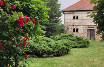 Landhuis te koop Trnavský kraj, okres Hlohovec, Koplotovce, Frídeský kaštieľ, Trnavský kraj, Záhrada- sýpka