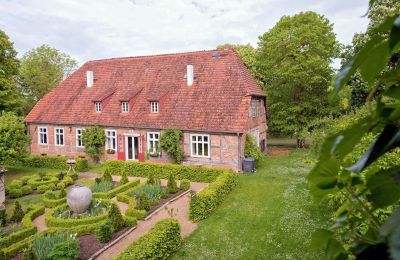 Vastgoed, Landhuis in Markow – deels gerestaureerd met vakantiewoningen en grote tuin