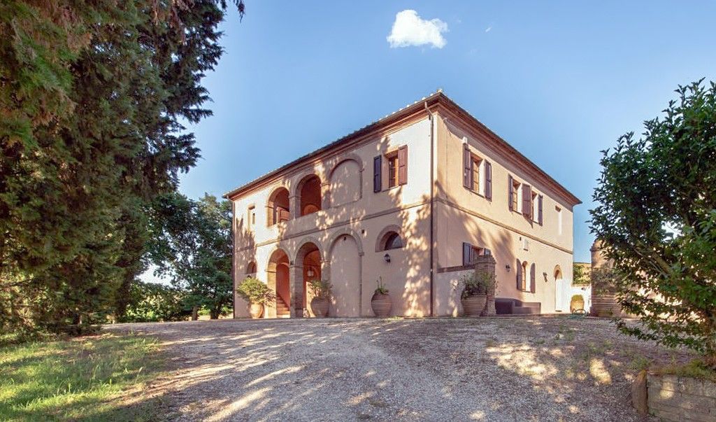 Images Toscaanse villa met zwembad en uitzicht over de Val di Chiana