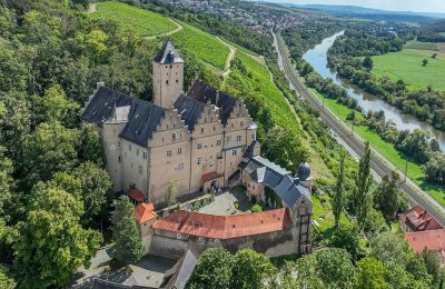 Vastgoed, Kasteel Mainberg in Beieren met uitzicht op de Main