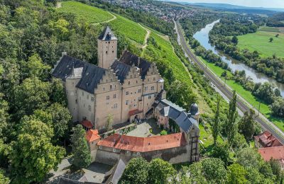 Historisch vastgoed, Kasteel Mainberg in Beieren met uitzicht op de Main