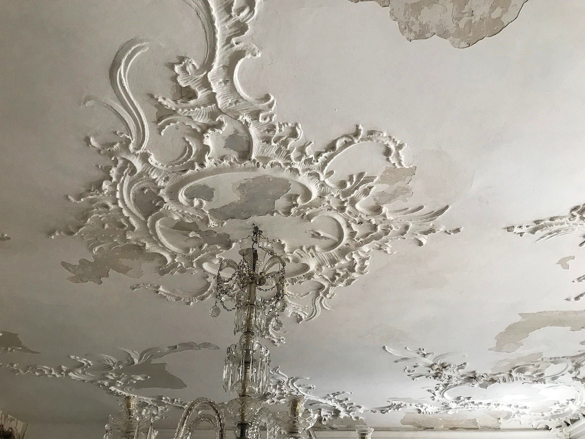 Images Kasteel met renovatiebehoefte in het Taubertal