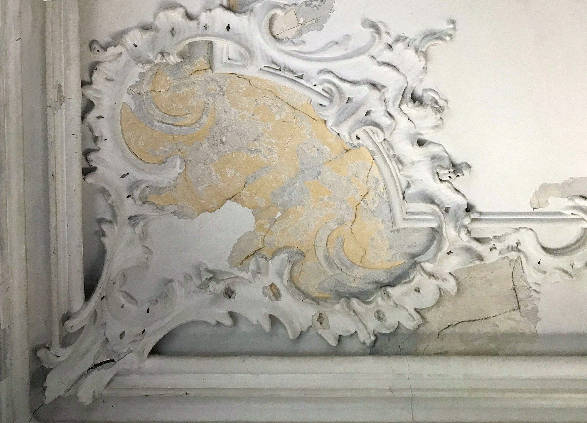 Images Kasteel met renovatiebehoefte in het Taubertal