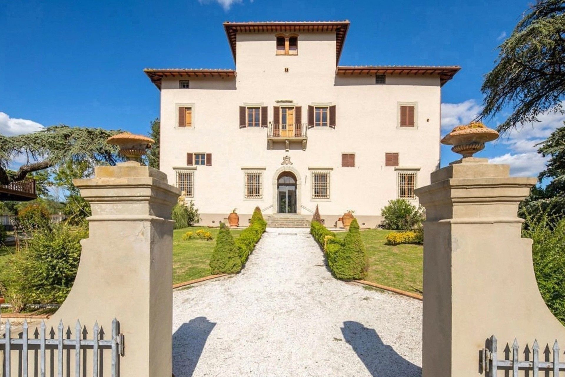 Images Historisch landgoed Villa Murtas in Toscaanse heuvels nabij Florence met park en spa