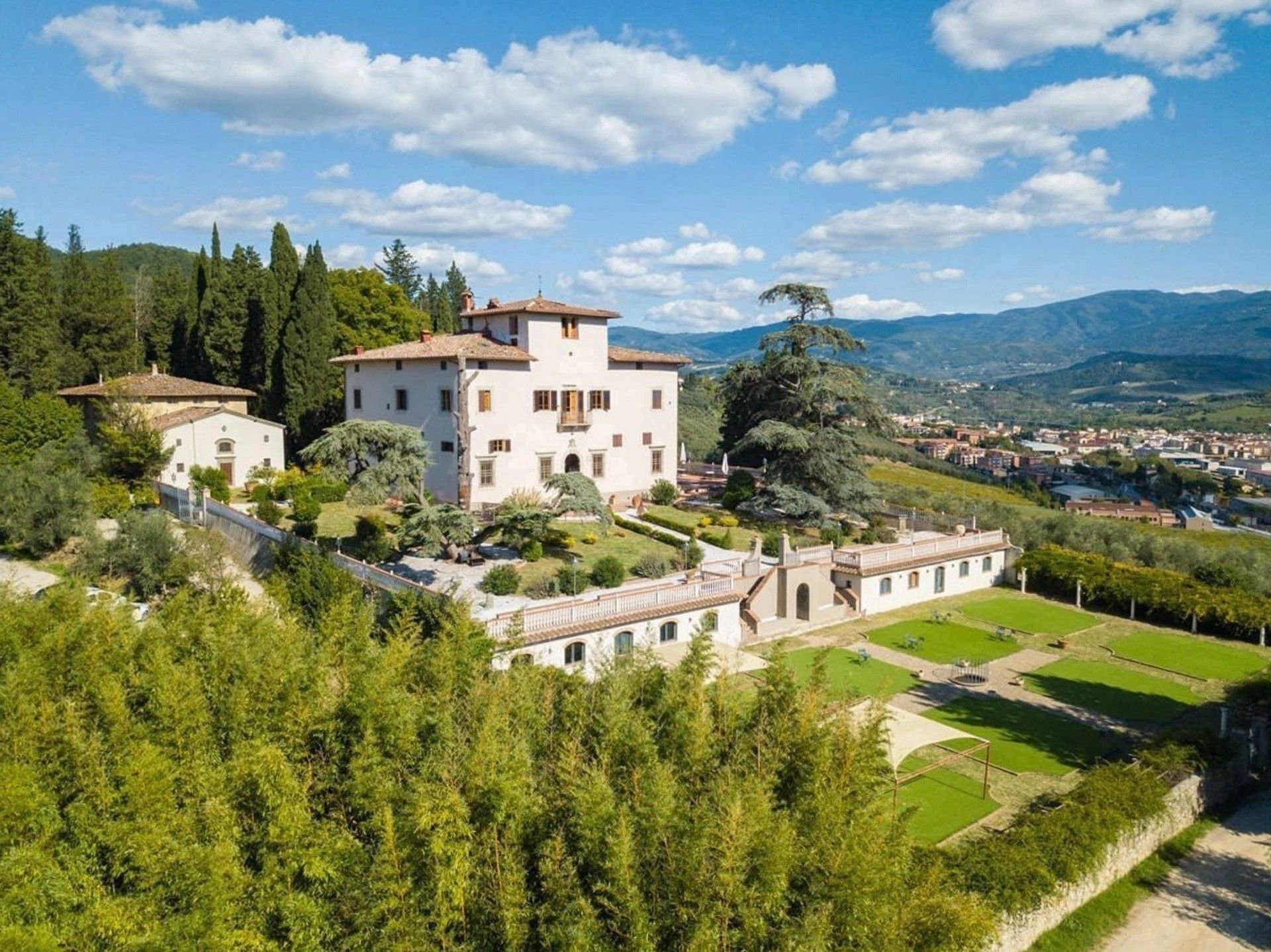 Images Historisch landgoed Villa Murtas in Toscaanse heuvels nabij Florence met park en spa