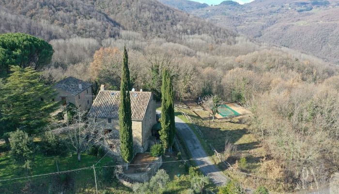 Landelijk huis te koop Cortona, Toscane,  Italië