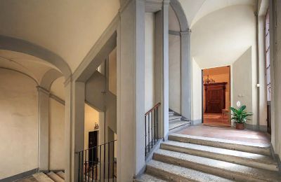 Paleis te koop Siena, Via di Pantaneto, Toscane, Groot trappenhuis