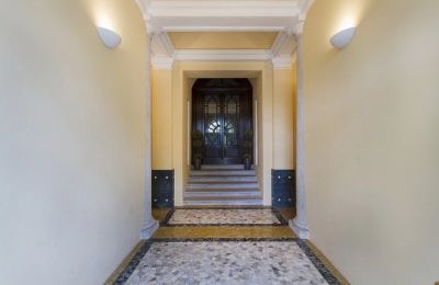 Appartement in een historisch pand te koop Orta San Giulio, Piemonte, Ingang