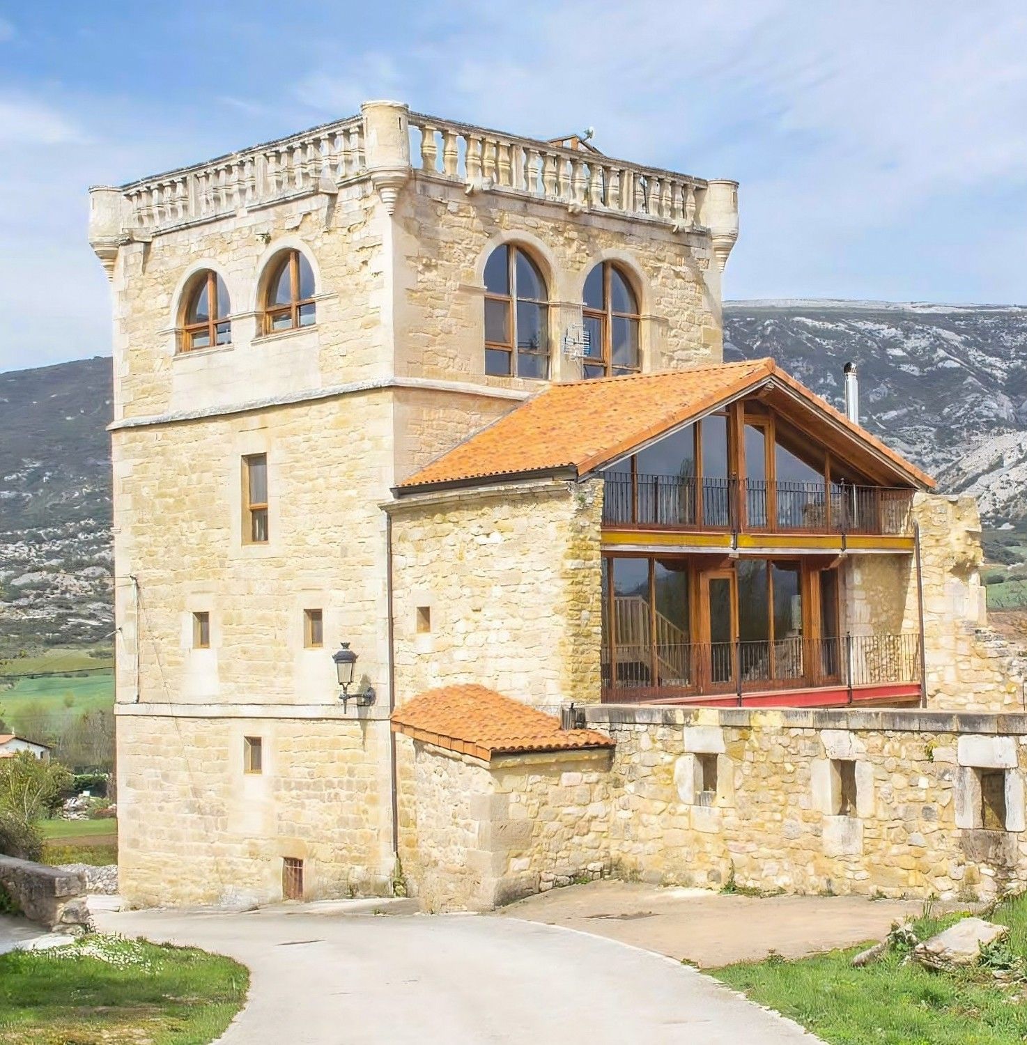 Images Toren met aangrenzend kasteel in Quintana de Valdivielso – toeristische verhuur in bedrijf