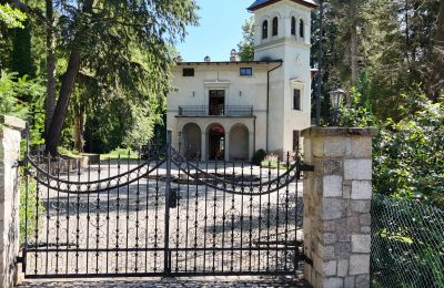 Historische panden, Historische villa in de Kasteelvallei van het Reuzengebergte
