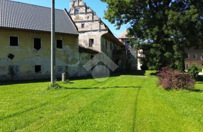 Historische panden, Zestiende-eeuws landhuis met park en bijgebouwen
