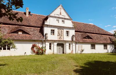 Historische panden, Authentiek landhuis in Polen met warmtepomp en zonnepanelen
