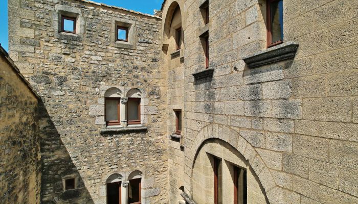 Historisch pand te koop Uzès, Occitanie,  Frankrijk