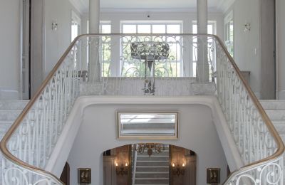 Landhuis te koop Ojrzanów, Pałac w Ojrzanowie, Mazovië, Trappenhuis