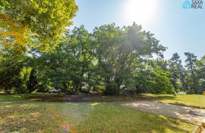Landhuis te koop Rakovec nad Ondavou, Košice-regio, Park