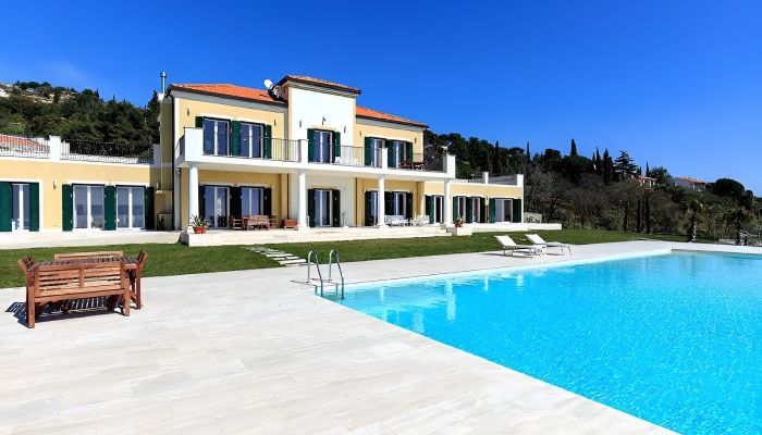 Historische villa te koop Cipressa, Ligurië,  Italië