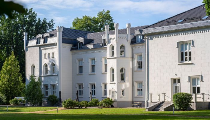 Kasteel te koop 18445 Groß Mohrdorf, Mecklenburg-Vorpommern,  Duitsland