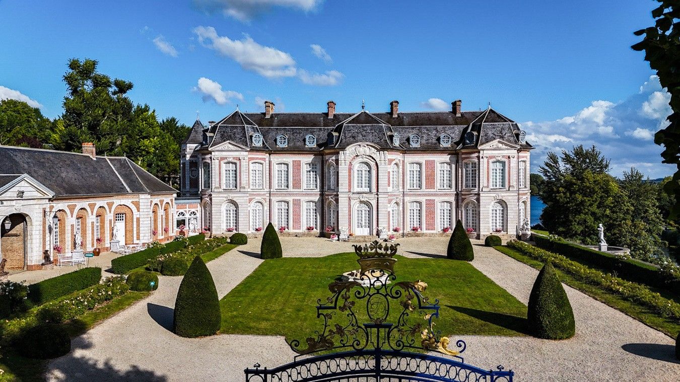 Images Schloss bei Abbeville mit musealem Charakter, Nähe Atlantikküste