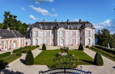 Historiske ejendomme, Eventyrligt 1700-tals slot med monumentale drivhuse og privat park i Somme-dalen