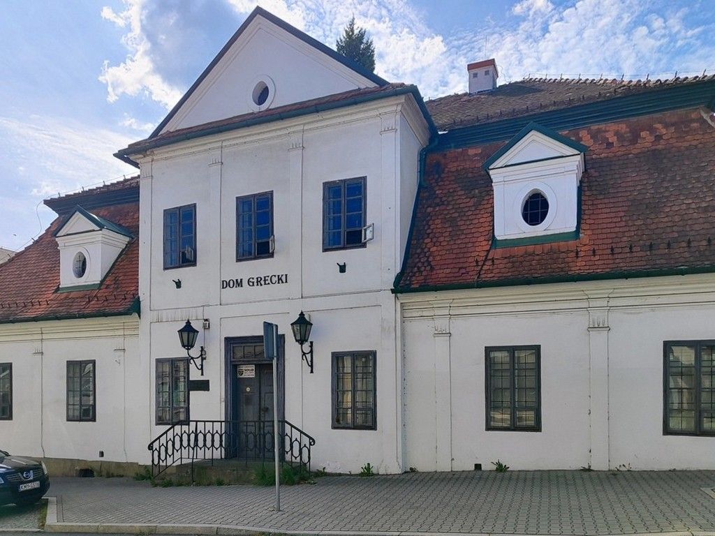 Images Barok monument met grote tuin in Myślenice, ten zuiden van Krakau