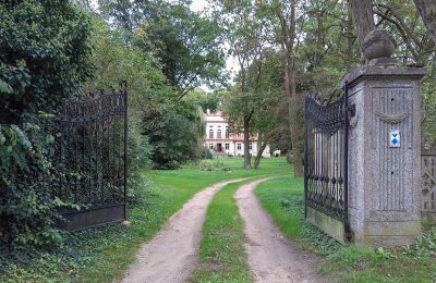 Landhuis te koop Popowo Stare, Pałac w Popowie Starym, Groot-Polen, Toegang
