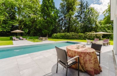 Kasteel te koop 4693 Desselbrunn, Opper-Oostenrijk, Die Terrasse lädt mit schönem Blick ein 