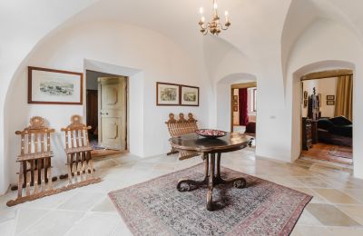 Kasteel te koop 4693 Desselbrunn, Opper-Oostenrijk, Der lichtdurchflutete Flur im zweiten Obergeschoss