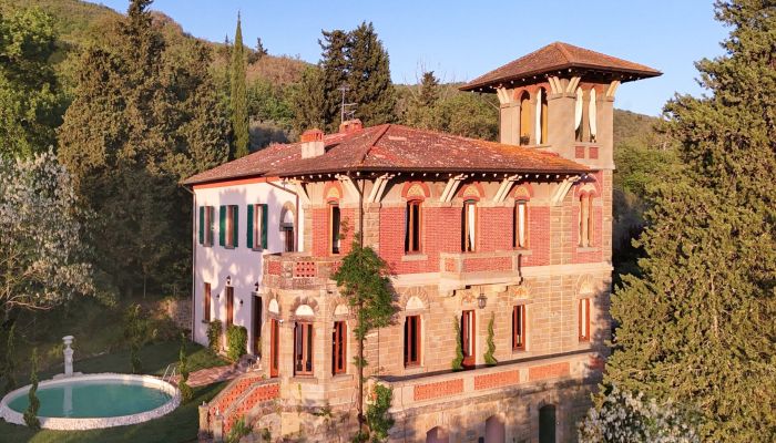 Historische villa te koop Loro Ciuffenna, Toscane,  Italië