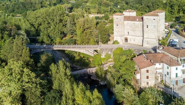 Castello Licci - Kasteel in Noord-Toscane