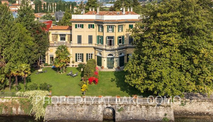 Appartement in een historisch pand te koop Como, Lombardije