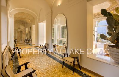 Appartement in een historisch pand te koop Como, Lombardije, Ingangshal