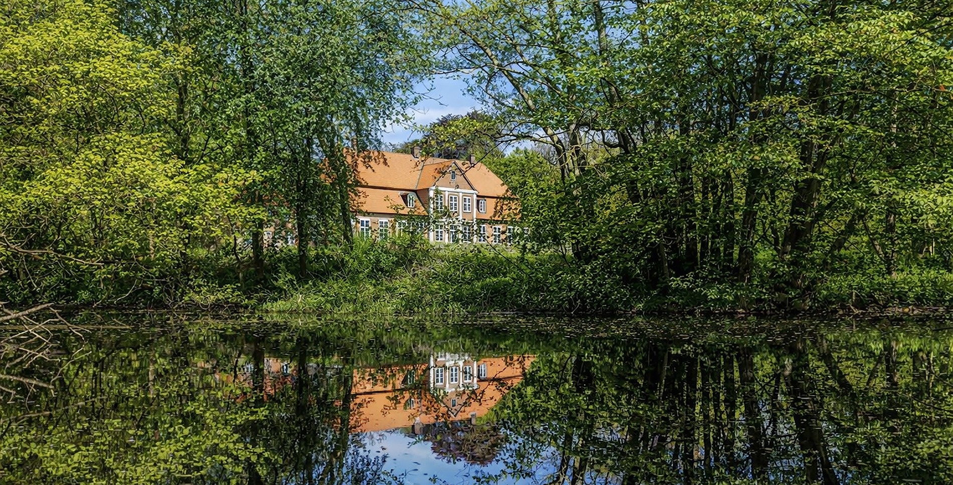 Images Barok landhuis met gracht tussen twee zeeën – nabij Hamburg en Denemarken