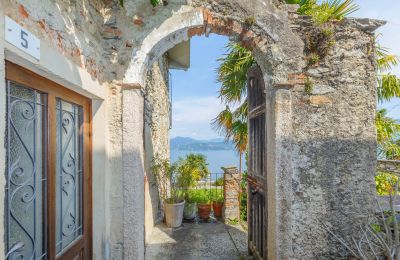 Historisch vastgoed, Historisch gebouw met karakter en uitzicht op het meer in Germignaga, Lago Maggiore