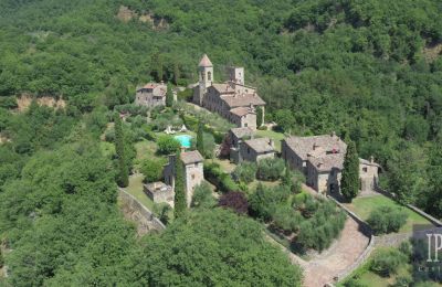 Historisch vastgoed, Historisch huis met kerk in het middeleeuwse gehucht Monte Migiano