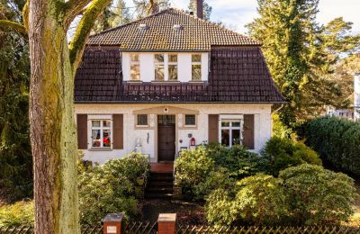 Historisch vastgoed, Historisch huis met grote tuin in gewilde locatie aan Schlachtensee