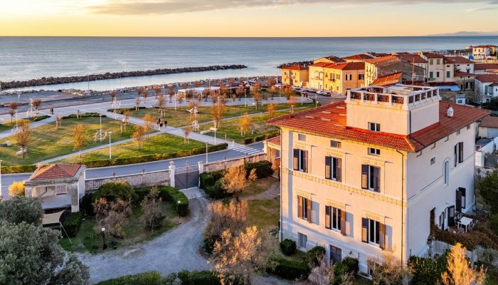 Historische villa te koop Marina di Pisa, Toscane