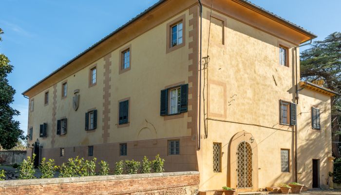 Historisch landhuis met fresco-kapel – hotel- of retreatproject in Toscane
