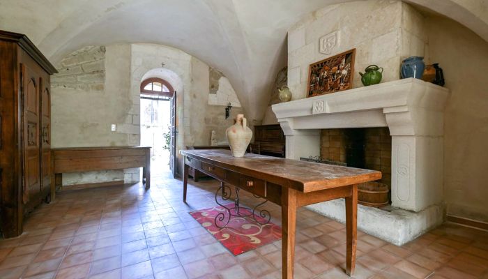  Uzès 1