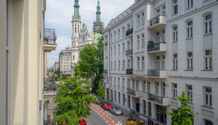 Driekamerappartement in een historisch stadspand in het centrum van Warschau