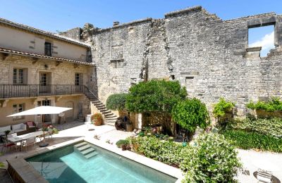 Historisch vastgoed, Schitterend gerestaureerd historisch landhuis met zwembad nabij Uzès