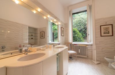 Historische villa te koop Baveno, Piemonte, Badkamer