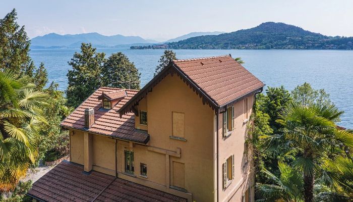Historische villa te koop Meina, Piemonte,  Italië