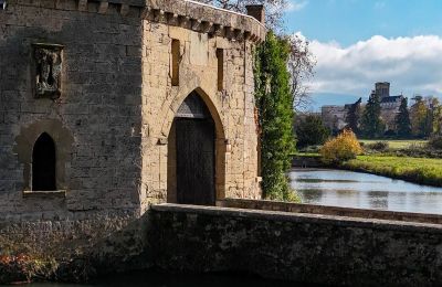 Middeleeuws kasteel te koop Valence, Auvergne-Rhône-Alpes, Foto 4/28