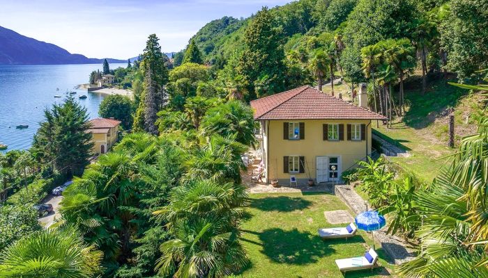 Historische villa te koop 28824 Oggebbio, Piemonte,  Italië