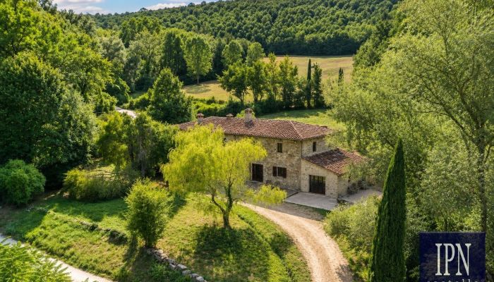 Historische molen in de Niccone-vallei tussen Umbrië en Toscane