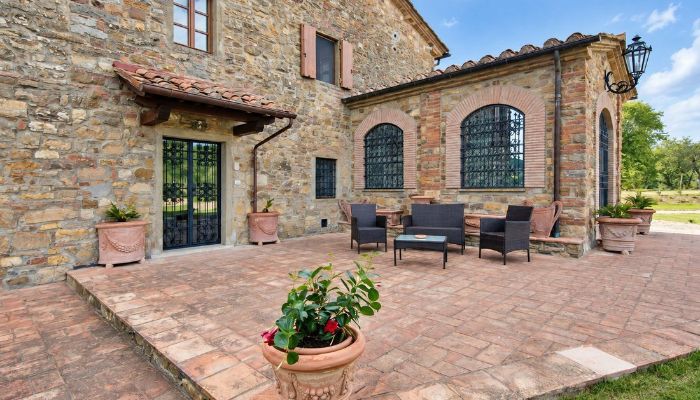 Borgo Cellini tussen Valdambra en Valdichiana met agriturismo